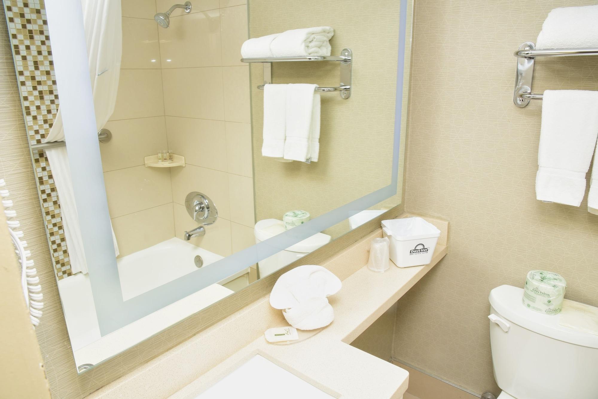 Days Inn By Wyndham Ottawa Ngoại thất bức ảnh
