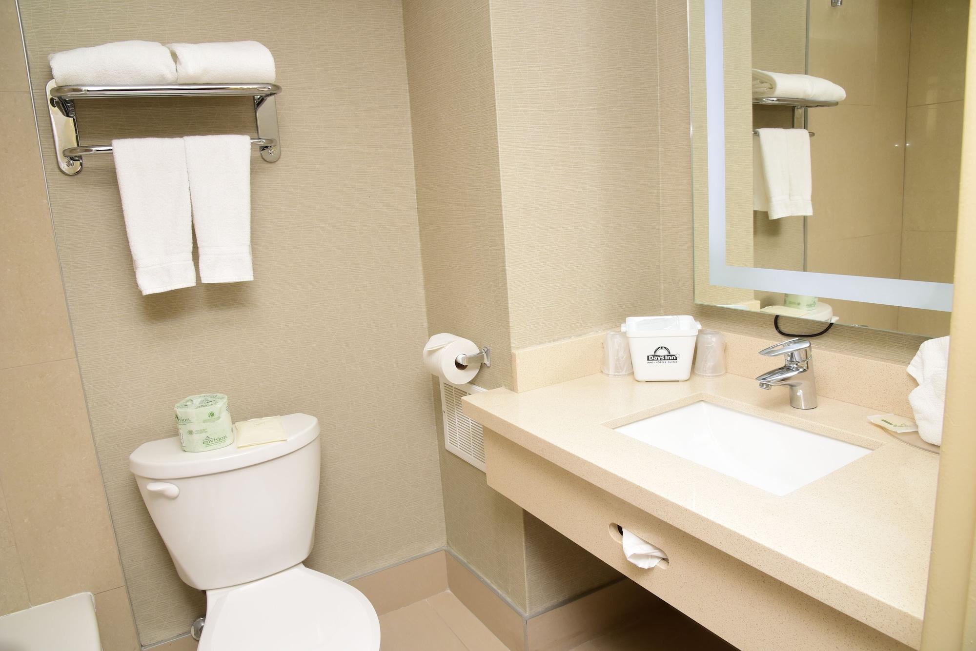 Days Inn By Wyndham Ottawa Ngoại thất bức ảnh