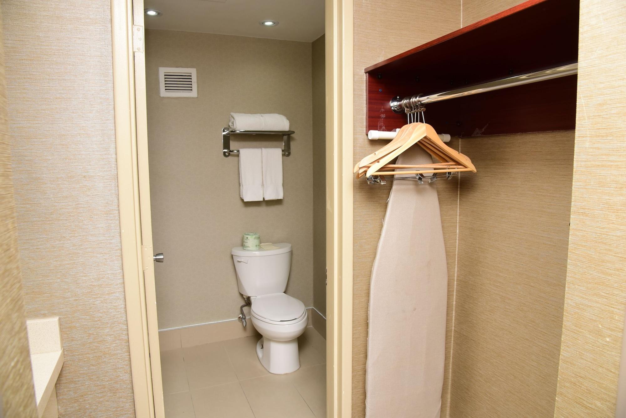 Days Inn By Wyndham Ottawa Ngoại thất bức ảnh