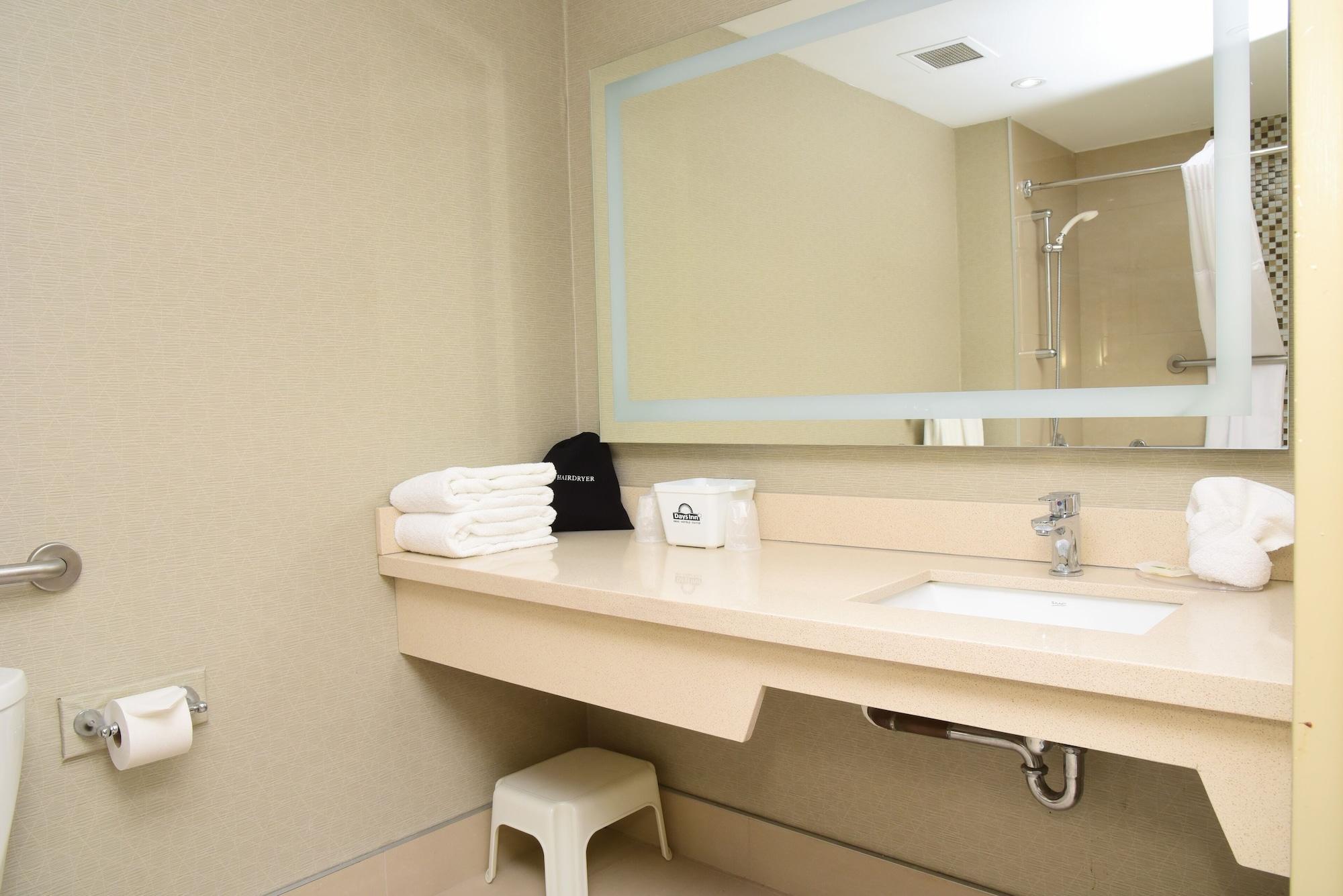 Days Inn By Wyndham Ottawa Ngoại thất bức ảnh